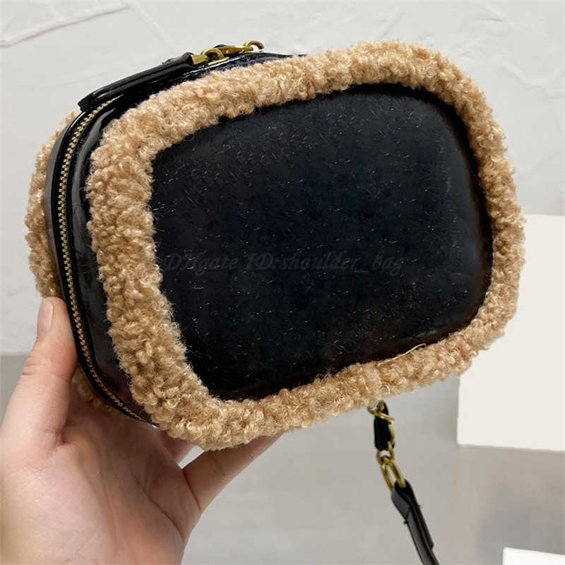 CLASSIC FLOWER Luxurys Designer Handbag Shoulder Bags Purses Wallet Tote Letters Camera Flap Square Shape Furry Zipper Chain Plain Glossy Fa
CLASSIC FLOWER Luxurys Designer Handbag Shoulder Bags Purses Wallet Tote Letters Camera Flap Square Shape Furry Zipper Chain Plain Glossy Fa