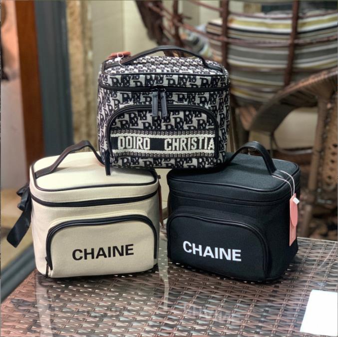 High Quality New Hand Bag Travel Toiletry Pouch Protection Makeup Clutch Women Leather Cosmetic Bags for Woman special designers, Customize
High Quality New Hand Bag Travel Toiletry Pouch Protection Makeup Clutch Women Leather Cosmetic Bags for Woman special designers, Customize