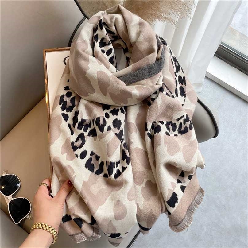Women Cashmere Scarf Winter Wram Leopard Hijab Thick Pashmina Shawls Lady Wraps Printed Blanket Tassel Large Bufanda Echarpe 211110
Women Cashmere Scarf Winter Wram Leopard Hijab Thick Pashmina Shawls Lady Wraps Printed Blanket Tassel Large Bufanda Echarpe 211110