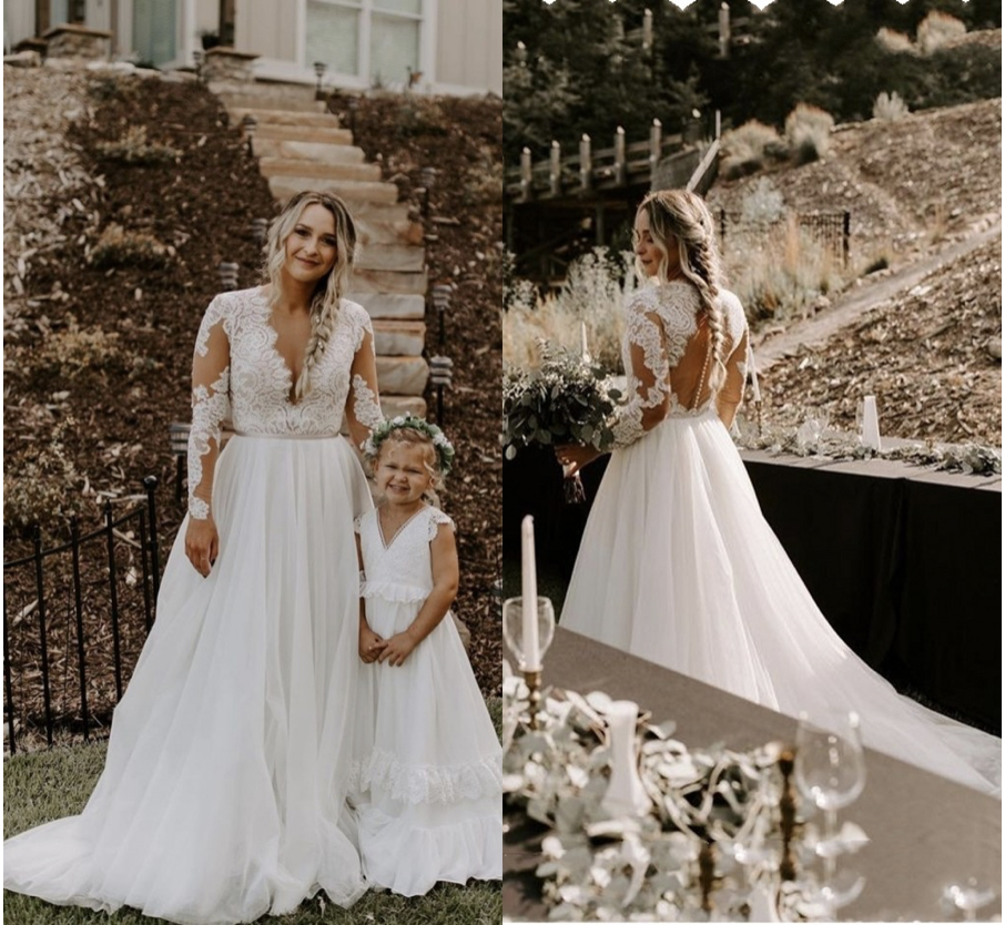 Long Sleeve Wedding Dress Floor Length Sexy V-Neck Dresses Gowns Sweep Train Gorgeous For Women Bridal