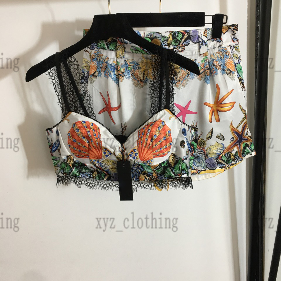 2022 vest t shirts + hot shorts set designer womens Two Piece dress Sets lace strapless top chain print high waist shorts laces suspenders bra summer women brand bikini, Pink
2022 vest t shirts + hot shorts set designer womens Two Piece dress Sets lace strapless top chain print high waist shorts laces suspenders bra summer women brand bikini, Pink