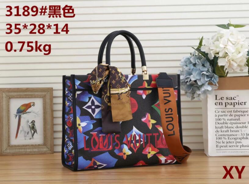 Fashion unique design women's chain bag comfortable leather woven style handbag minimalist boutique essential Single Shoulder Messenger, Red;black
Fashion unique design women's chain bag comfortable leather woven style handbag minimalist boutique essential Single Shoulder Messenger, Red;black