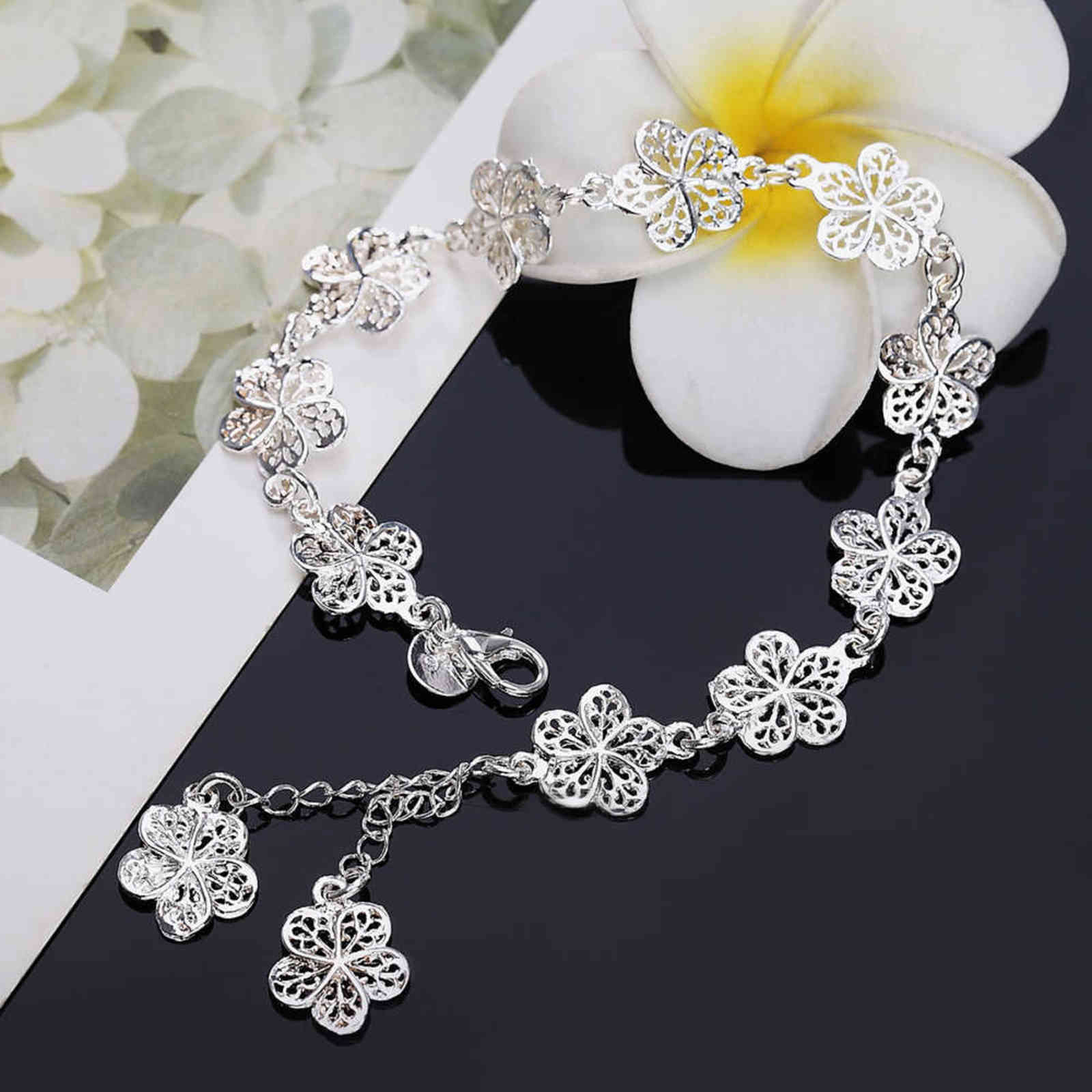 Popular Charm 100% 925 Sterling Silver Flowers Chain Bracelets for Women Retro Fashion Wedding Party Christmas Gift Fine Jewelry
Popular Charm 100% 925 Sterling Silver Flowers Chain Bracelets for Women Retro Fashion Wedding Party Christmas Gift Fine Jewelry