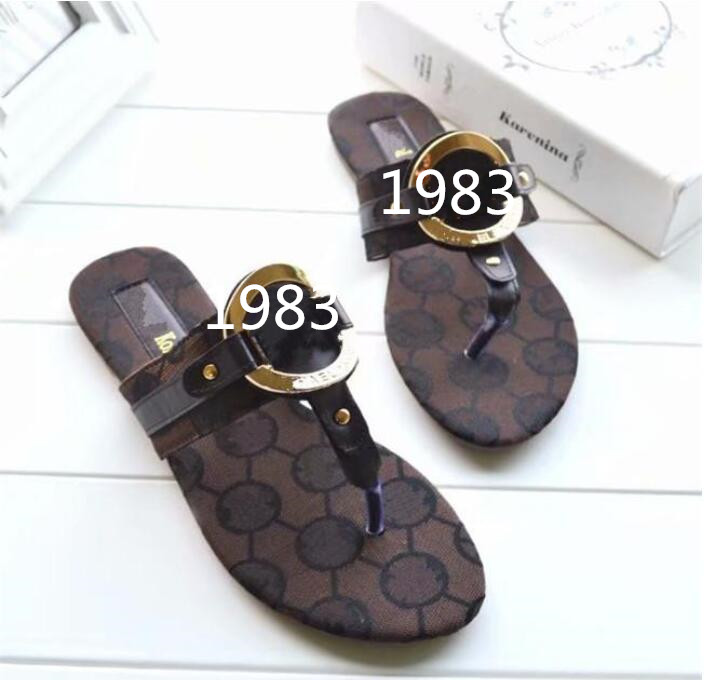 Summer Women Sandals Luxurys Designers Ladys Slippers Slides Girls Beach Casual Double Buckle Flip Flops Shoes, Black
Summer Women Sandals Luxurys Designers Ladys Slippers Slides Girls Beach Casual Double Buckle Flip Flops Shoes, Black