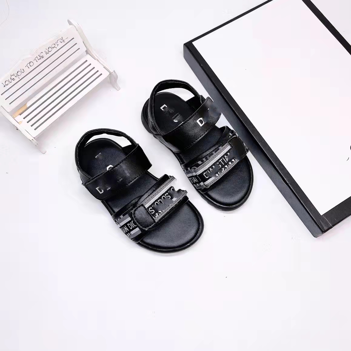 kid boy and girl summer shoes black white sandals child designer beach slipper shoe wholesale eu 26-35 baby cute sandal send with box
kid boy and girl summer shoes black white sandals child designer beach slipper shoe wholesale eu 26-35 baby cute sandal send with box