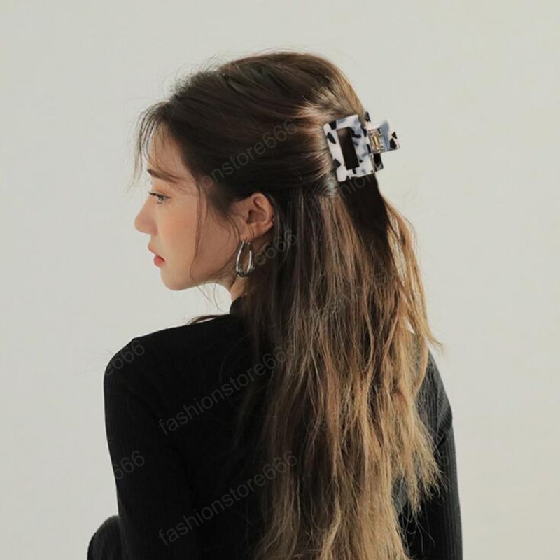 Fashion Acrylic Hollow Hair Claws Clamps For Women Trendy Geometric Hollowed Hairpins Plastic Leopard Hair Accessories