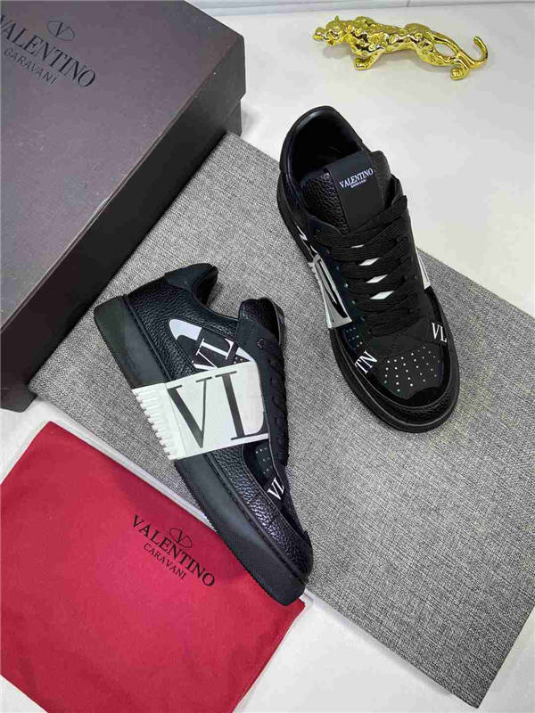 2021 New Valentinoes Top Quality Designer Mens Casual Shoes Fashion Genuine Leather Sneakers Luxury Trainers GH1507330, Black
2021 New Valentinoes Top Quality Designer Mens Casual Shoes Fashion Genuine Leather Sneakers Luxury Trainers GH1507330, Black