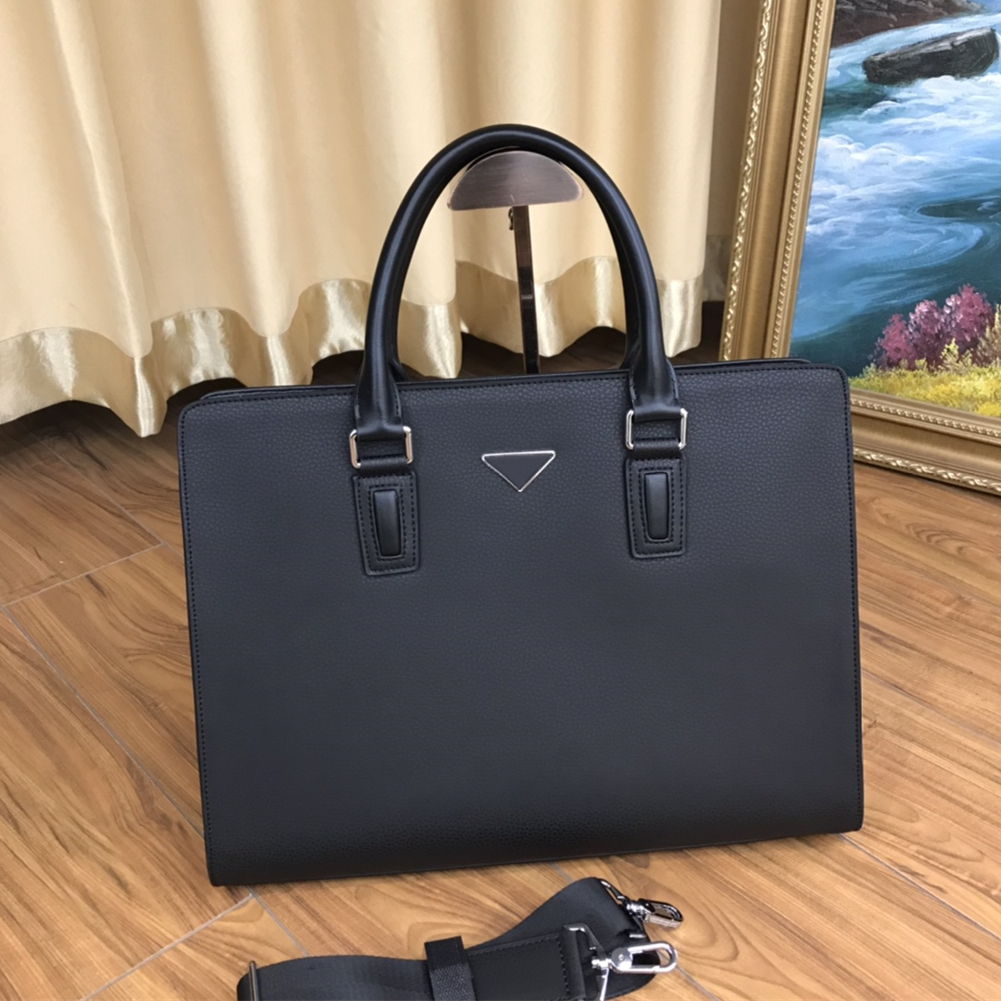 2021Men's black leather designer briefcase high quality laptop bag large capacity retro fashion office handbag
2021Men's black leather designer briefcase high quality laptop bag large capacity retro fashion office handbag