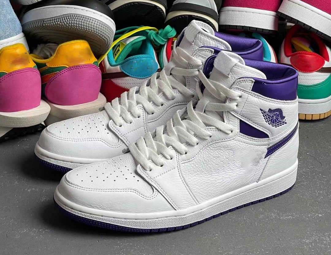2021 Authentic 1 OG WMNS Court Purple Man Outdoor Shoes CD0461-151 White Purple Sport Sneakers With Original Box
2021 Authentic 1 OG WMNS Court Purple Man Outdoor Shoes CD0461-151 White Purple Sport Sneakers With Original Box