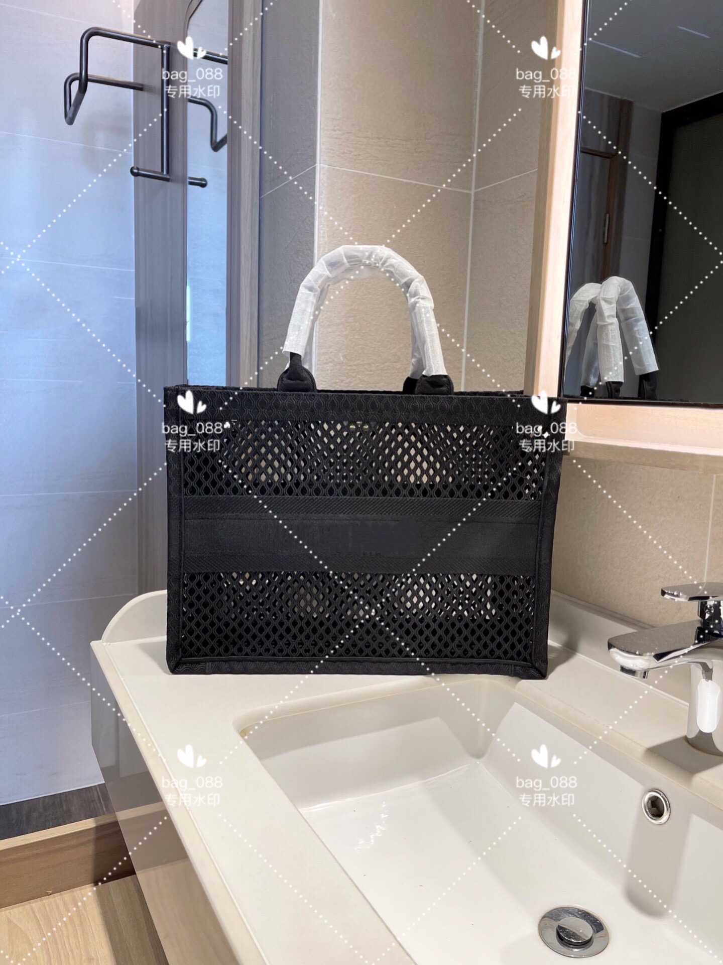Fashion hollow-out shopping bag gorgeous elegant all-match style super capacity travel spring summer autumn and winter essential handbag
Fashion hollow-out shopping bag gorgeous elegant all-match style super capacity travel spring summer autumn and winter essential handbag