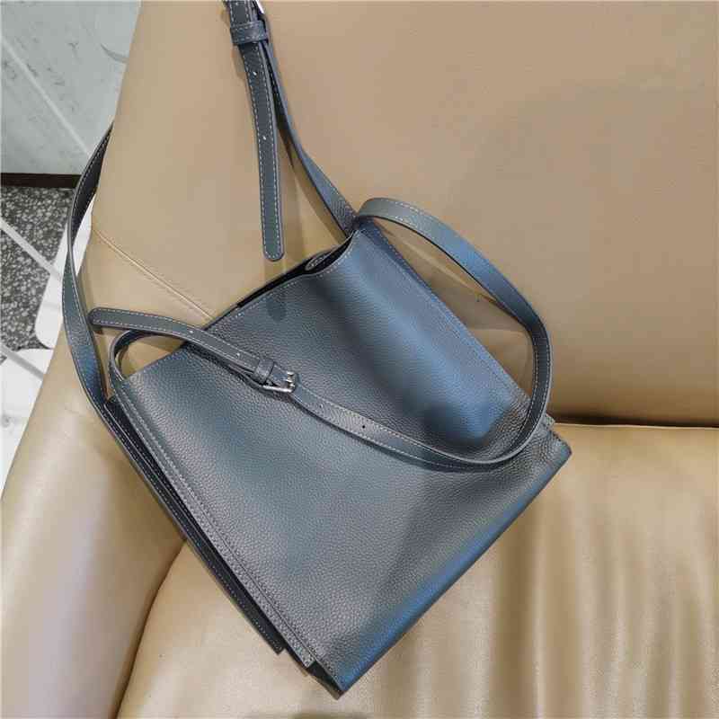 Luxury designer Crossbody Shoulder Backpack Handbags Tote bag Bags Handbags Wallet Purse Online Store Bucket single shoulder Leather Tote fa
Luxury designer Crossbody Shoulder Backpack Handbags Tote bag Bags Handbags Wallet Purse Online Store Bucket single shoulder Leather Tote fa