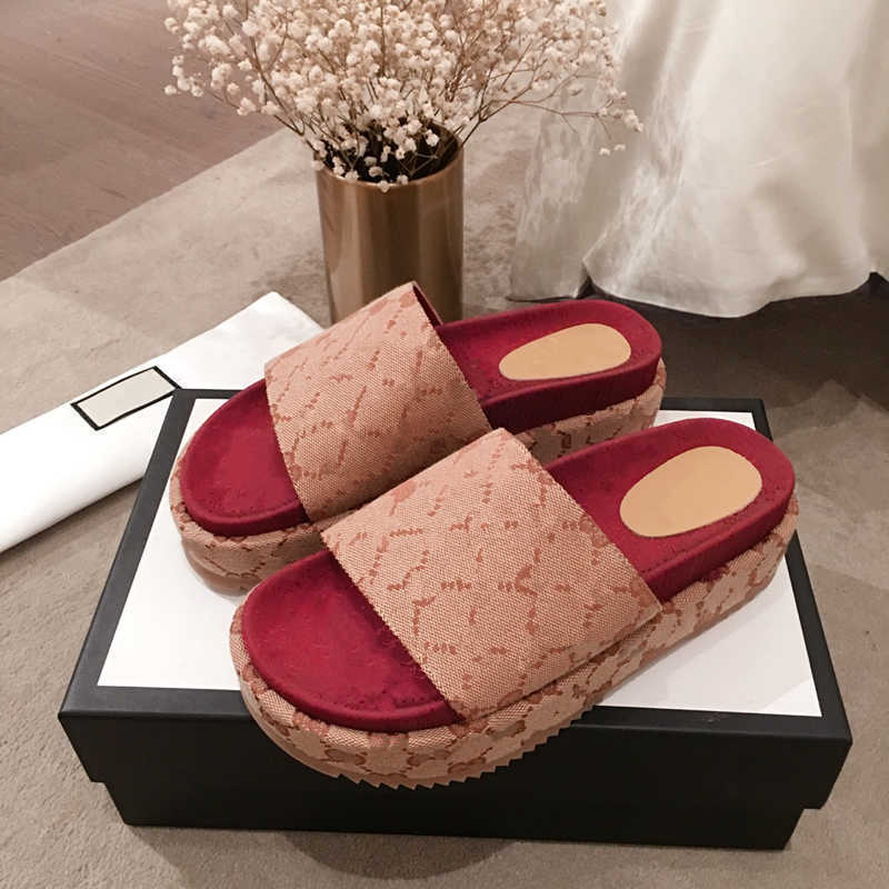 woman sandals slippers GGLVCD
VITTONYSL
VUTTON Beach Thick bottom slipper classic platform Alphabet lady Sandal, Black
woman sandals slippers GGLVCD
VITTONYSL
VUTTON Beach Thick bottom slipper classic platform Alphabet lady Sandal, Black