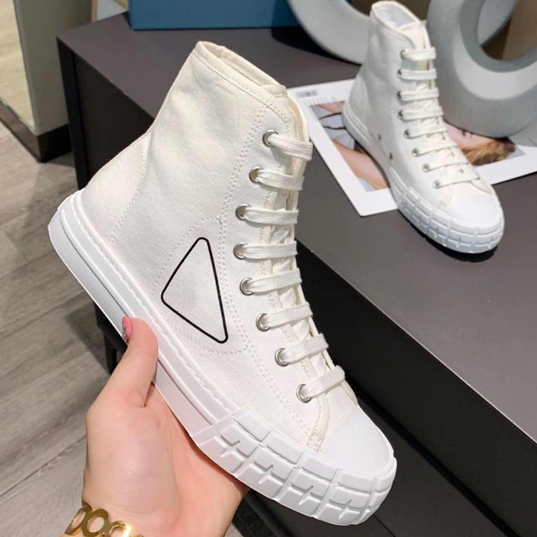 Top Quality Men Womenl Casual High and Low Canvas Shoe Leather Classic Sneakers Fashion Dress Shoes Outdoor Platform Trainers With Box, 11
Top Quality Men Womenl Casual High and Low Canvas Shoe Leather Classic Sneakers Fashion Dress Shoes Outdoor Platform Trainers With Box, 11