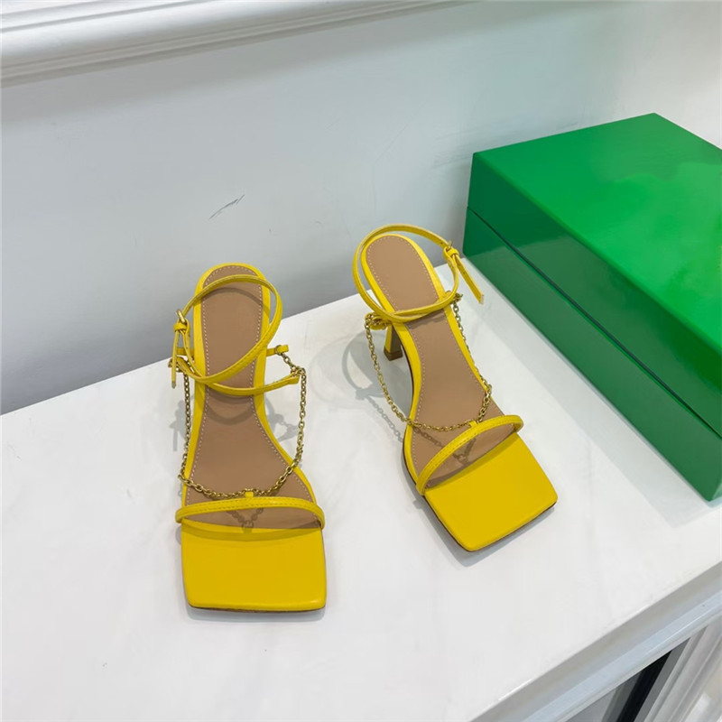 2021 Fashion Designer Chain Sandals Thin Strap High Heel Square Toe Sandal Leather Outsole35-40, Violet
2021 Fashion Designer Chain Sandals Thin Strap High Heel Square Toe Sandal Leather Outsole35-40, Violet