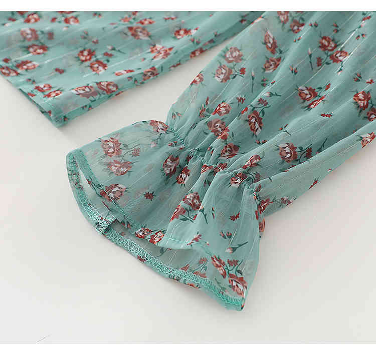 Autumn Printed Vintage Chiffon Women Blouse Lace Up Buttons Bow Collar Long Flare Sleeve Loose Female Shirts Tops 210514