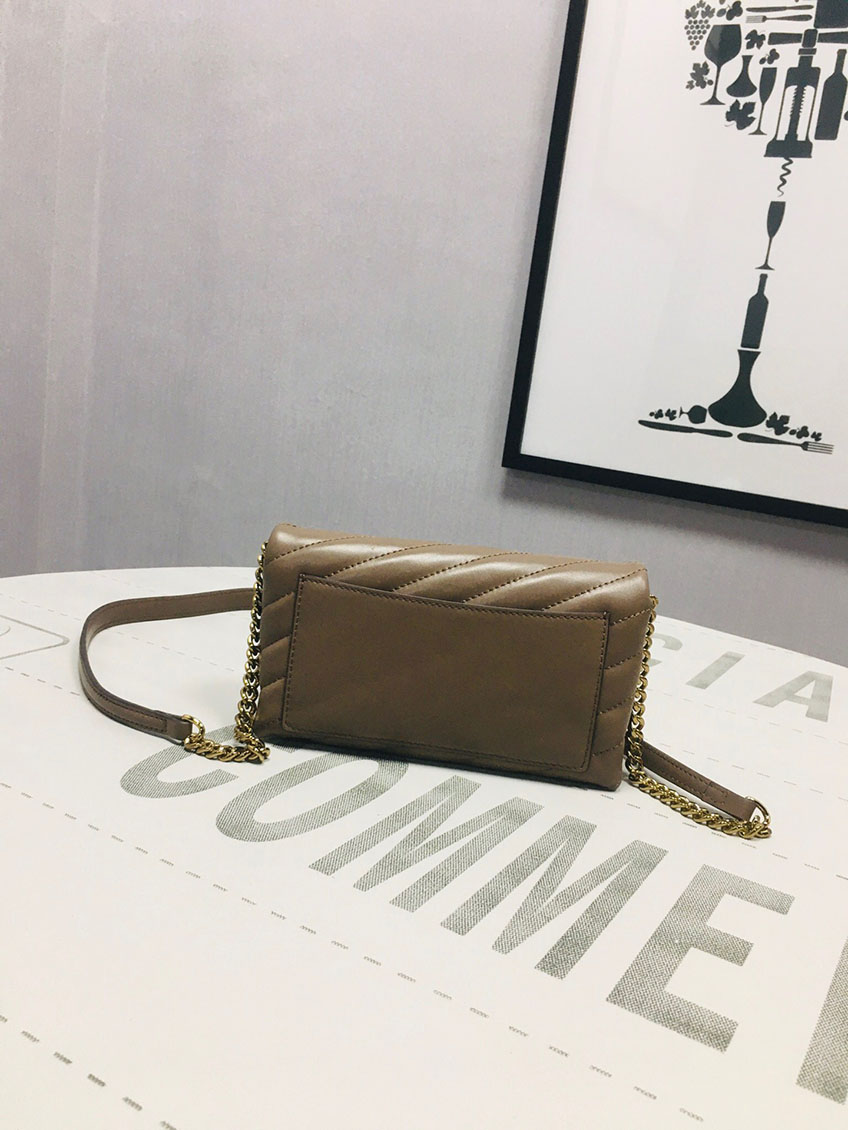 5A+ Top Quality Handbags Wallet Women Luxurys Designers Bags 2021 Kira Crossbody Bag Disco Womens Handbag Purses Shoulder Purse 21cm
5A+ Top Quality Handbags Wallet Women Luxurys Designers Bags 2021 Kira Crossbody Bag Disco Womens Handbag Purses Shoulder Purse 21cm