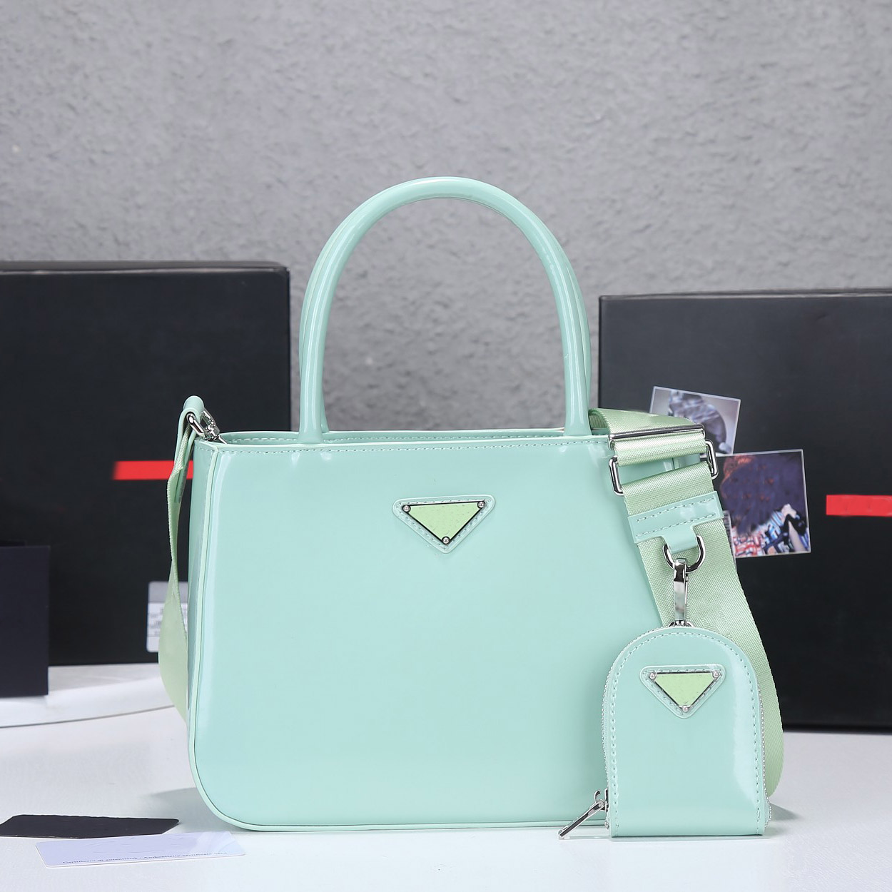 Luxury Designer Handbags Shoulder Bags evening bag top leather material killer sack diagonal unisex underarm style design, 4 dust bag
Luxury Designer Handbags Shoulder Bags evening bag top leather material killer sack diagonal unisex underarm style design, 4 dust bag