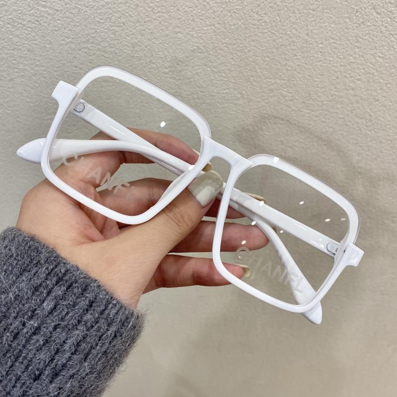 Sunglasses 2021 Anti-UV High Quality Fashion Oversized Women Rectangle Glasses Half Frame Vintage Womens UV400
Sunglasses 2021 Anti-UV High Quality Fashion Oversized Women Rectangle Glasses Half Frame Vintage Womens UV400