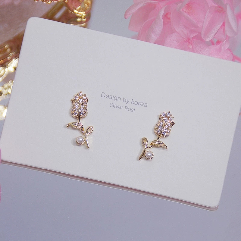 Exquisite 925 Sterling Silver Stud Earrings for Women Korean Sweet Romantic Tulip Flower Crystal Earring Pendientes Jewelry Gift
Exquisite 925 Sterling Silver Stud Earrings for Women Korean Sweet Romantic Tulip Flower Crystal Earring Pendientes Jewelry Gift