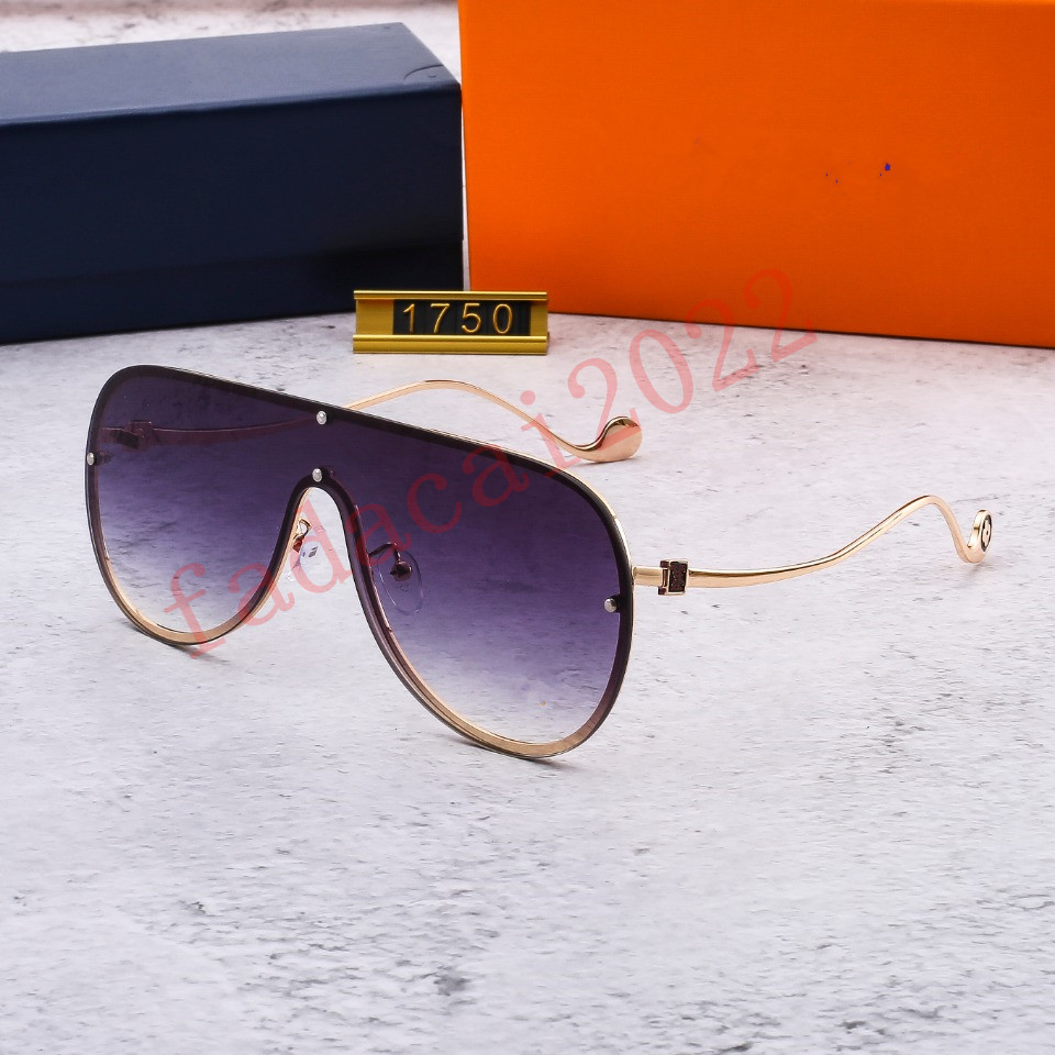 2021 Brand Sunglasses Square Luxury Men and Women Designer Outdoor Fashion Glasses With original packing box
2021 Brand Sunglasses Square Luxury Men and Women Designer Outdoor Fashion Glasses With original packing box