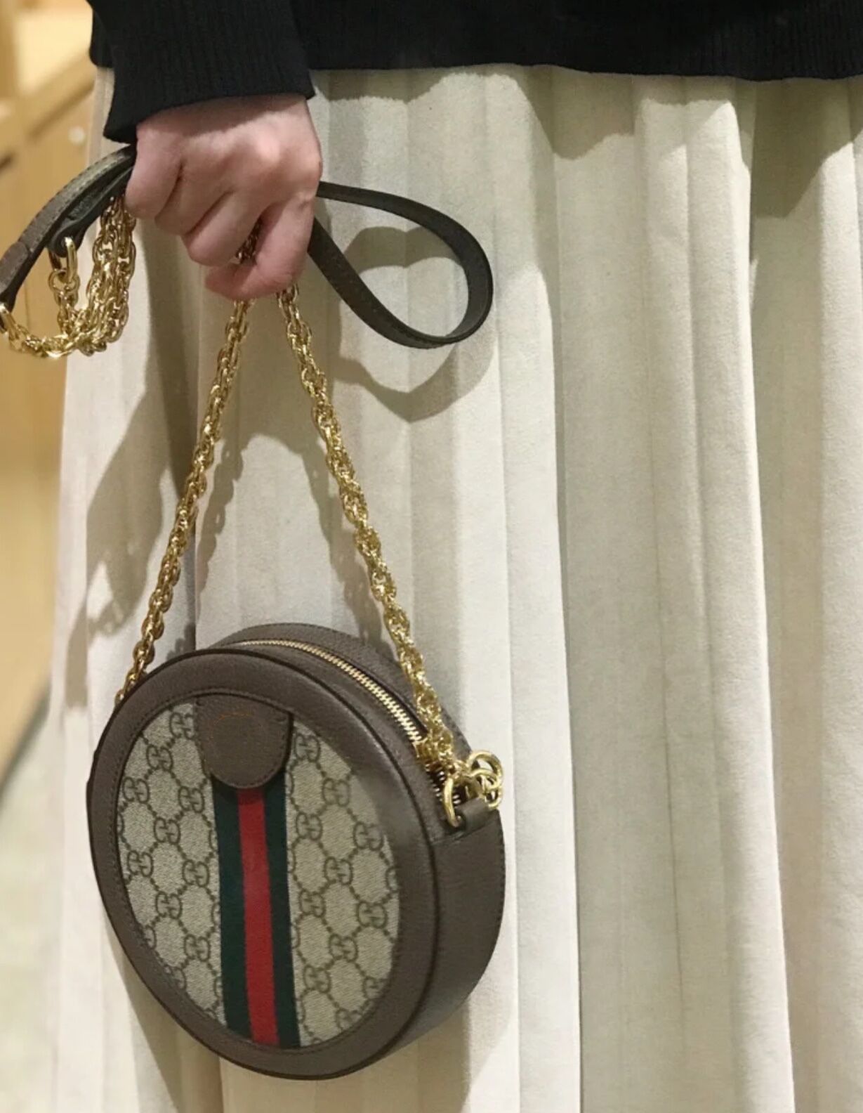 Double G classic retro mini round cake bag with monochrome one-shoulder cross-slung chain bags
Double G classic retro mini round cake bag with monochrome one-shoulder cross-slung chain bags