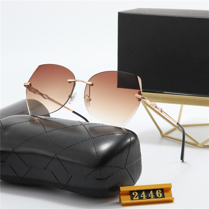 2021 Fashion accessories Latest sunglasses uv400 pink roundglasses Cats Eye Luxury designer mens and womens glasses Valentines
2021 Fashion accessories Latest sunglasses uv400 pink roundglasses Cats Eye Luxury designer mens and womens glasses Valentines