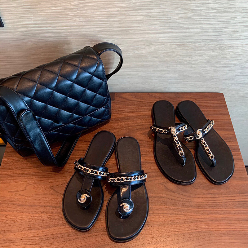 Slippers Designer Women Flat Slippers Flip-Flops Women'S 2022 Summer New Metal Chain Buckle Beach Shoes Outer Wear All-Match, Package
Slippers Designer Women Flat Slippers Flip-Flops Women'S 2022 Summer New Metal Chain Buckle Beach Shoes Outer Wear All-Match, Package
