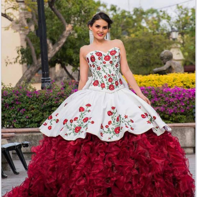2022 Amazing Burgundy and White Flower Embroidery Quinceanera dresses Ball Gown Mexican Country Designer Ruffles Sweetheart Evening Formal Dress, Same as picture
2022 Amazing Burgundy and White Flower Embroidery Quinceanera dresses Ball Gown Mexican Country Designer Ruffles Sweetheart Evening Formal Dress, Same as picture