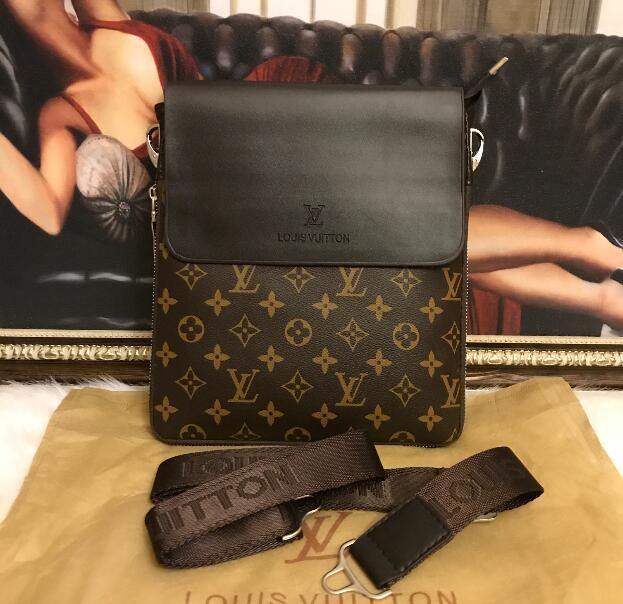 2021 LV LOUIS BAG VITTON Italian Shoulder Bags Man Genuine Leather Briefcases Handbag Bolsas Messenger Men Wedding Dress Crossbody
2021 LV LOUIS BAG VITTON Italian Shoulder Bags Man Genuine Leather Briefcases Handbag Bolsas Messenger Men Wedding Dress Crossbody