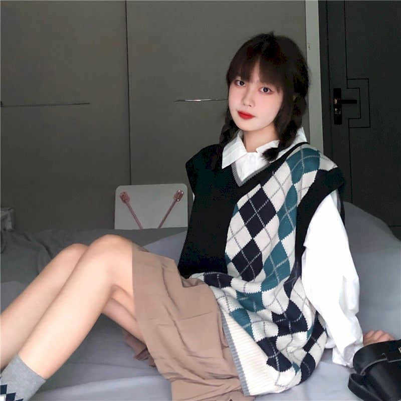 Autumn suit female student Korean version loose V-neck diamond sweater + long-sleeved white shirt pleated skirt three-piece 210526, Blouse vest skirt
Autumn suit female student Korean version loose V-neck diamond sweater + long-sleeved white shirt pleated skirt three-piece 210526, Blouse vest skirt