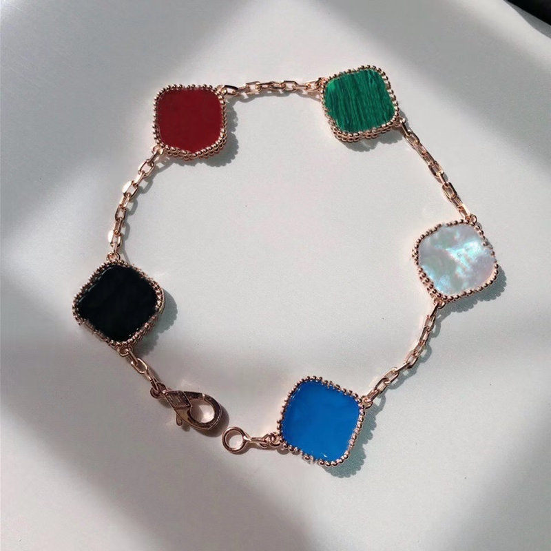 Luxury goods 5 flowers Classic Fashion Four Leaf Clover bracelet 18K Gold Chain Shell Bracelets Charm Brand Bangle Hand jewelry men and women -with Box
Luxury goods 5 flowers Classic Fashion Four Leaf Clover bracelet 18K Gold Chain Shell Bracelets Charm Brand Bangle Hand jewelry men and women -with Box