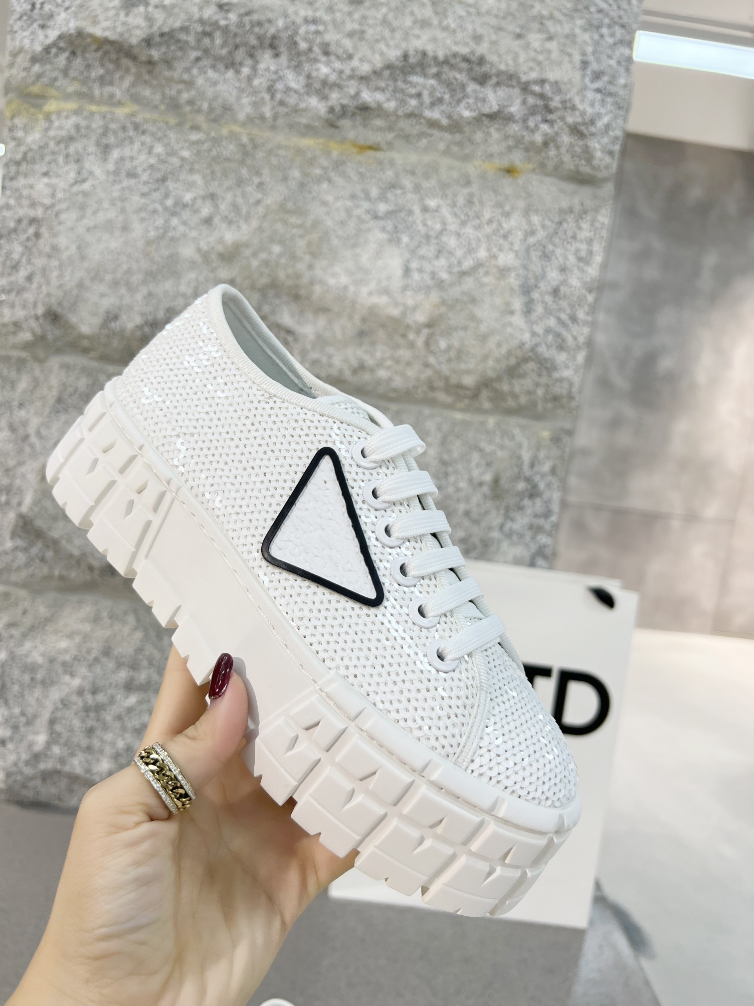 Designer Women Casual Shoes Sneakers Men Skateboard Shoes Red Green Striped Leather Embroidery Stripes Daddy Shoes Designer Color Block Sneakers 0702, 01
Designer Women Casual Shoes Sneakers Men Skateboard Shoes Red Green Striped Leather Embroidery Stripes Daddy Shoes Designer Color Block Sneakers 0702, 01