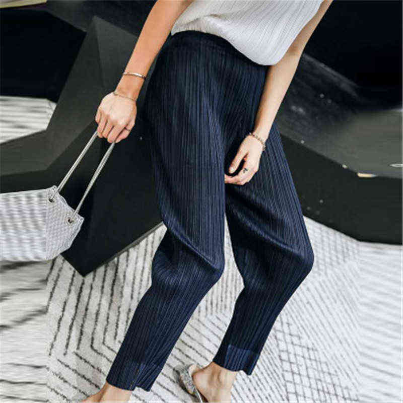 Miyake folds fashion cropped trousers, solid color, large size, slim fit, urban casual pants, split women's pants 211115
