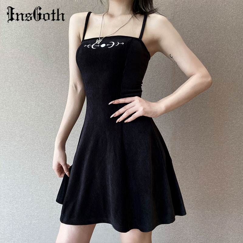 InsGoth Goth Moon Embroidered Black Mini Dress Vintage Spaghetti Straps Velvet Dress Elegant High Waist Dress Lady Party Outfit
InsGoth Goth Moon Embroidered Black Mini Dress Vintage Spaghetti Straps Velvet Dress Elegant High Waist Dress Lady Party Outfit