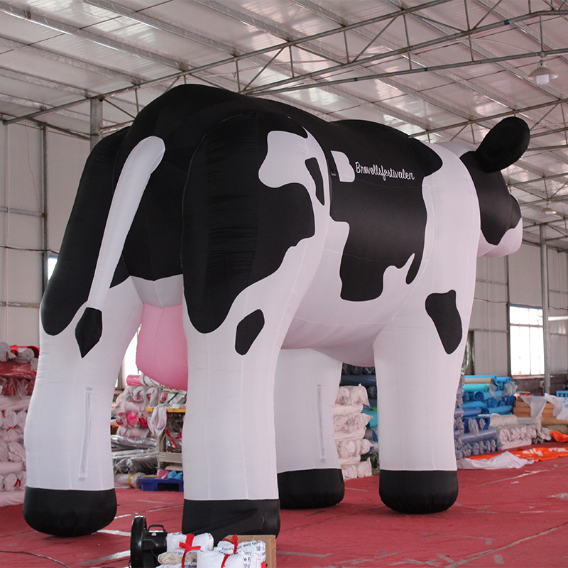 8/10/13/16ft or Custom giant inflatable Dutch dairy cows for advertising made in China