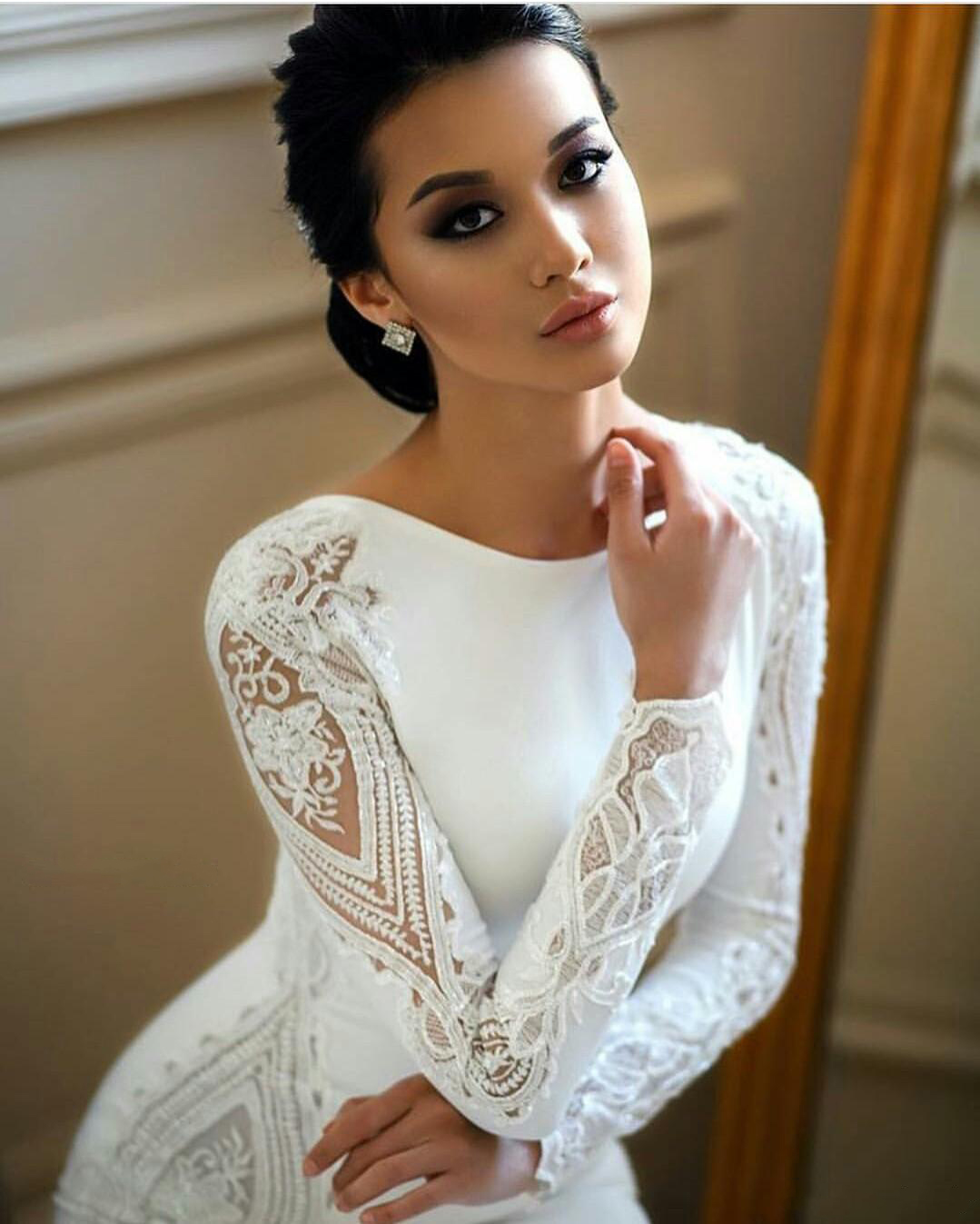 Modest Mermaid Wedding Dresses Lace Appliqued Beaded Berta Sweep Train Boho Wedding Dress Bridal Gowns Sleeves abiti da sposa