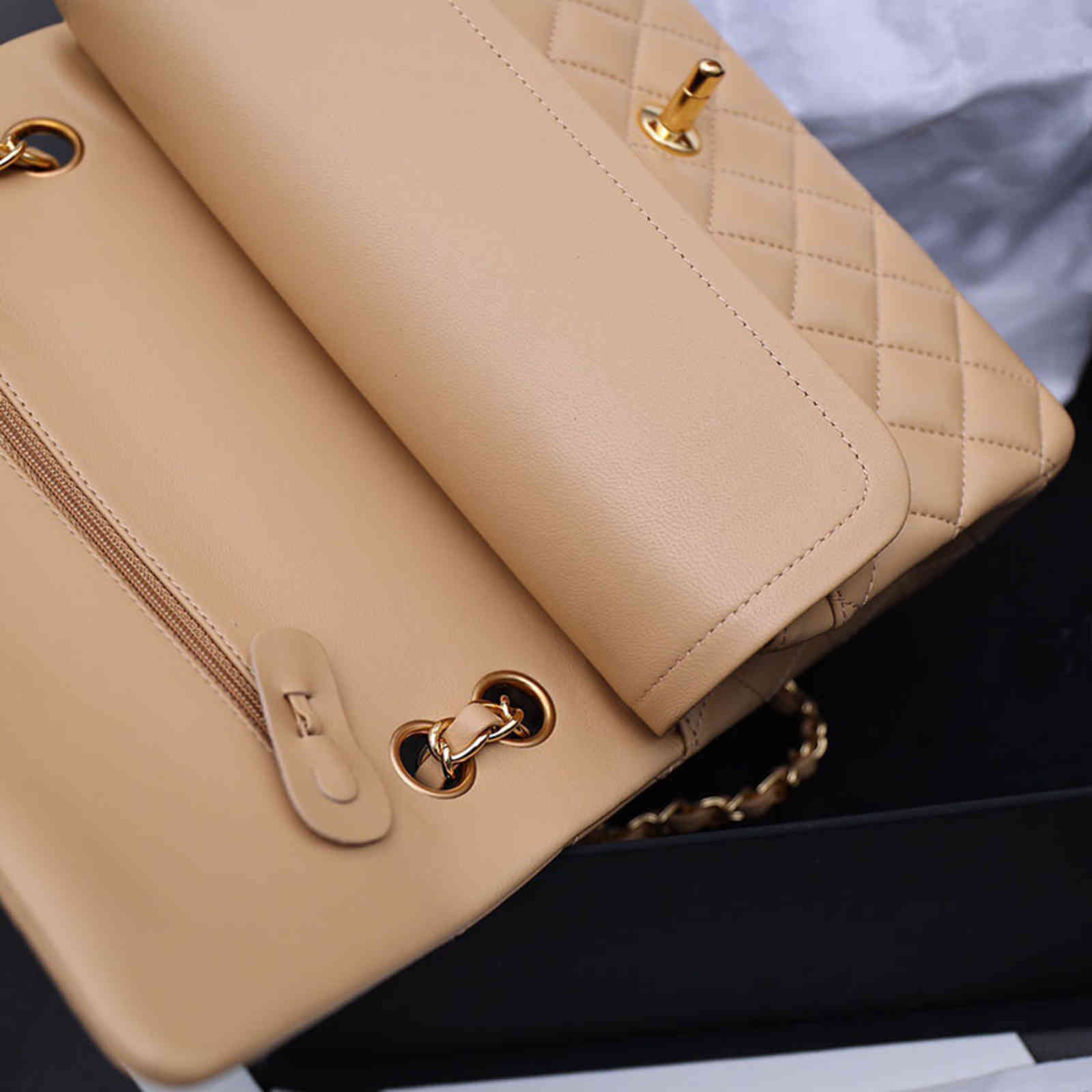 9A+ women bag Luxurys Designers Bags 2021 fashion classic caviar lambs leather handbags gold &silver chain purse brand crossbody clutch
9A+ women bag Luxurys Designers Bags 2021 fashion classic caviar lambs leather handbags gold &silver chain purse brand crossbody clutch