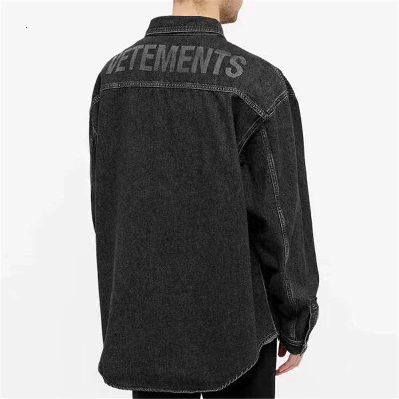 shirts 21FW TOP High Quality kanye Vetements Black Denim men Women shirt Wash and make old Big Behind Cowboy VTM Coat