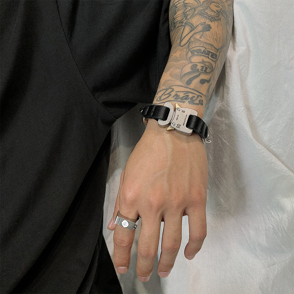 Alyx Metal Sense Embossed Chain High Street Functional Wind Bracelet Tide Brand Safety Buckle Titanium Steel
