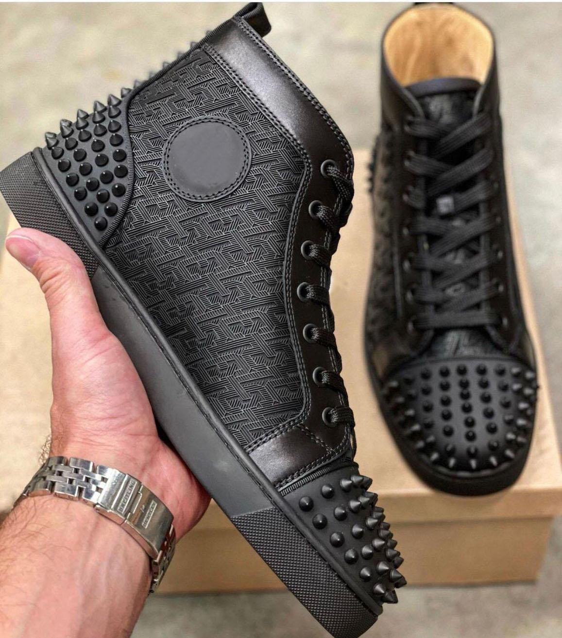 LOUBOUTIN CHRISTIAN Luxurys Design Quality Mens Shoes high tops Sneakers Spiked Red Bottom sneaker Flats Iridescent print Patent Leather yYj
LOUBOUTIN CHRISTIAN Luxurys Design Quality Mens Shoes high tops Sneakers Spiked Red Bottom sneaker Flats Iridescent print Patent Leather yYj
