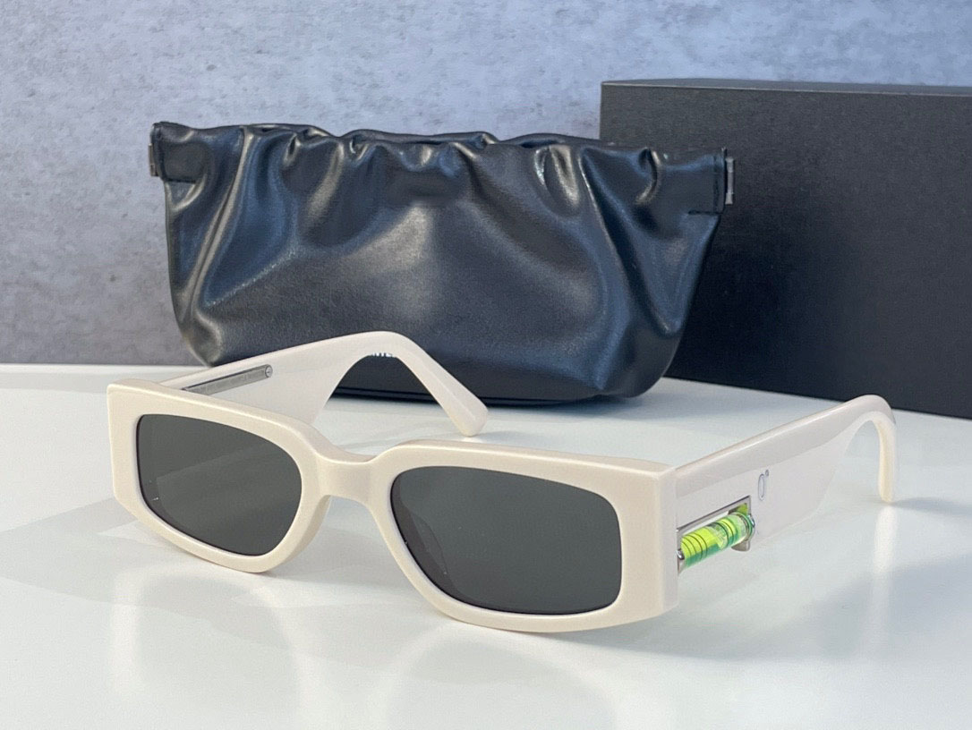 Summer Sunglasses For Men and Women style OOTD Anti-Ultraviolet Retro Plate Small Full Frame Special design Eyeglasses Random Box
Summer Sunglasses For Men and Women style OOTD Anti-Ultraviolet Retro Plate Small Full Frame Special design Eyeglasses Random Box