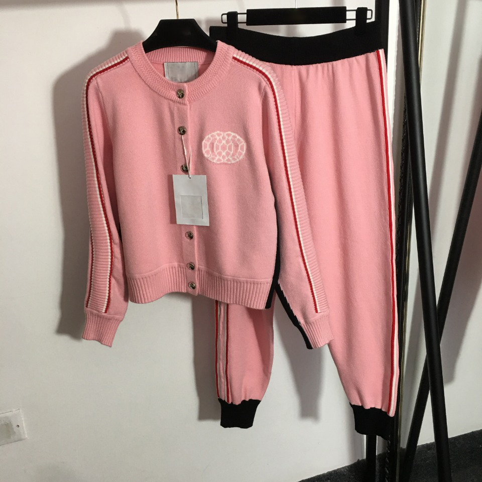 Women Two Piece Pants knitted tracksuit sets knitting Customized small fragrant button round neck knitted cardigan + trousers womenS Apparel size SM and L, Gray
Women Two Piece Pants knitted tracksuit sets knitting Customized small fragrant button round neck knitted cardigan + trousers womenS Apparel size SM and L, Gray