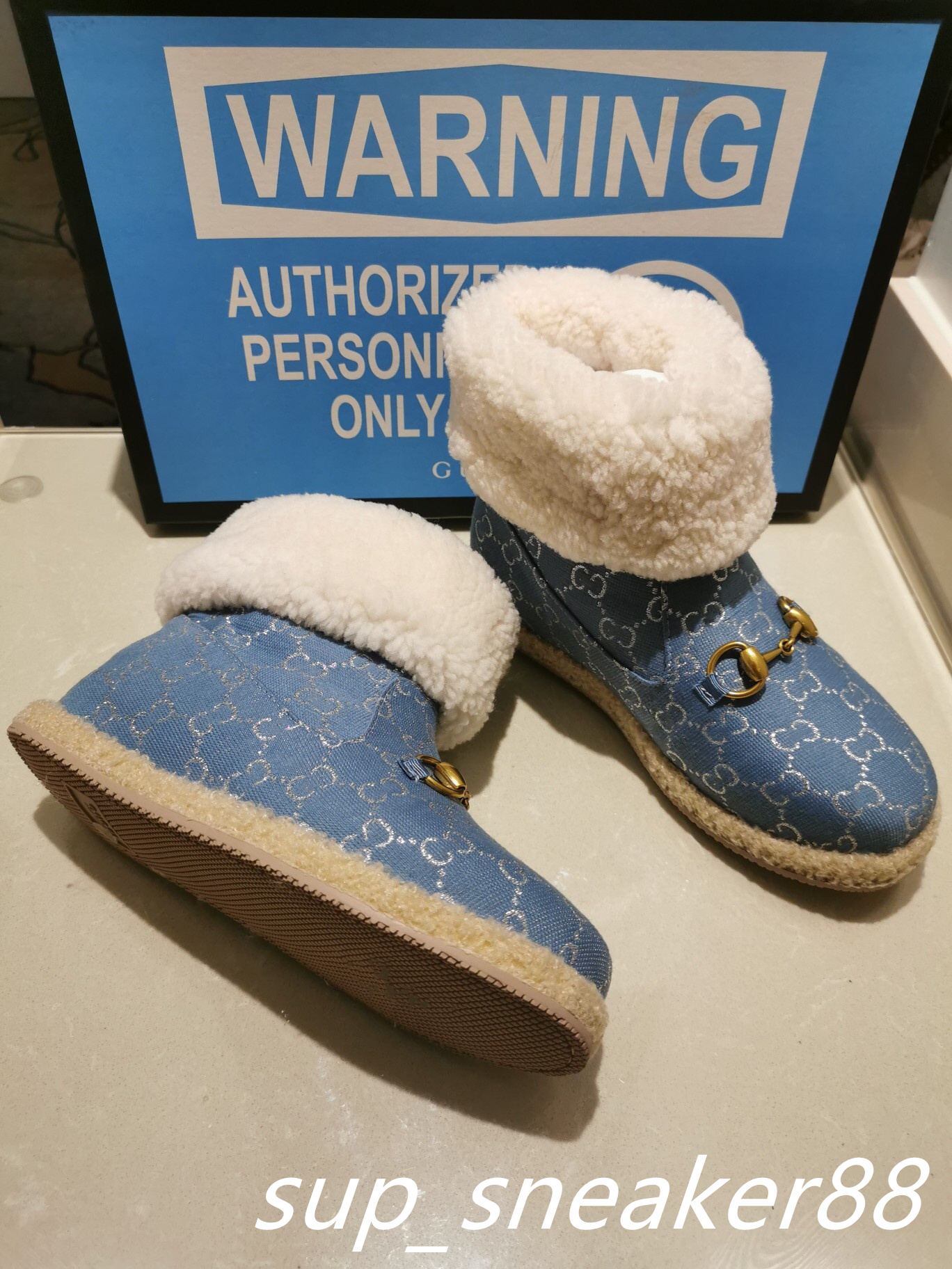 Designer women double G boots Horsebit Textured Wool casual shoes luxury classic snow fashion ankle short bow fur winter flat Platform boot
Designer women double G boots Horsebit Textured Wool casual shoes luxury classic snow fashion ankle short bow fur winter flat Platform boot