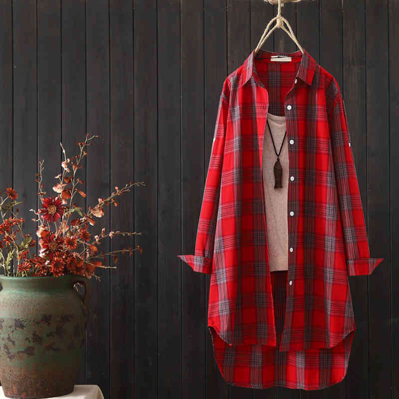 Womens Spring Autumn Style Cotton Blouses Shirt Button Plaid TurnDown Collar Long Sleeve Elegant Vintage Tops DF3906 210401
