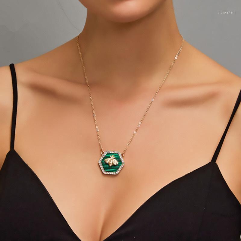 Fashion Green Hexagon Bee Pendant Necklace Link Chain Crystal Geometric Shape 2021 Trend Evening Jewelry For Women Girls Lover Chains
Fashion Green Hexagon Bee Pendant Necklace Link Chain Crystal Geometric Shape 2021 Trend Evening Jewelry For Women Girls Lover Chains