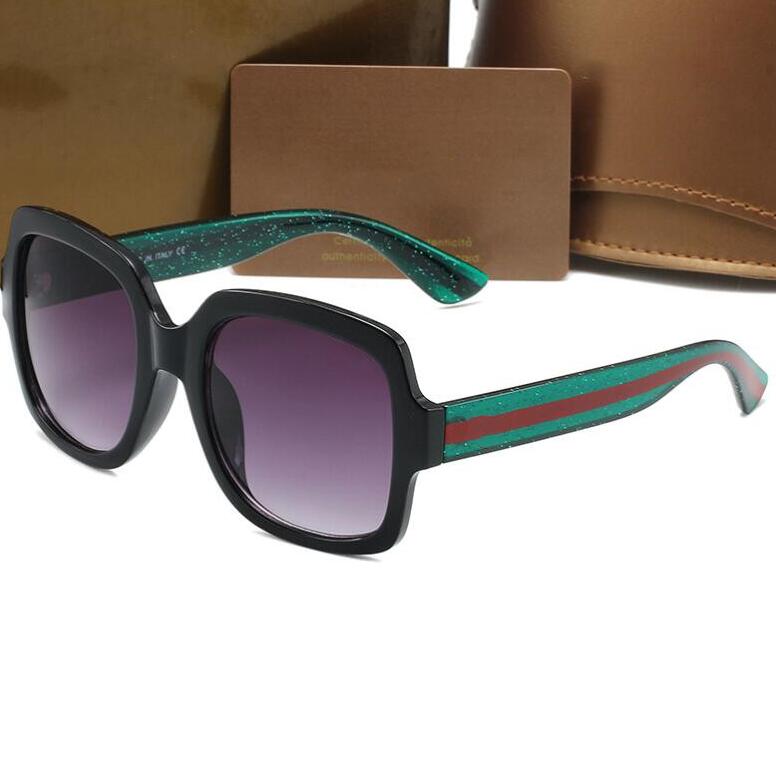 22113 men classic design sunglasses Fashion Oval frame Coating UV400 Lens Carbon Fiber Legs Summer Style Eyewear with box
22113 men classic design sunglasses Fashion Oval frame Coating UV400 Lens Carbon Fiber Legs Summer Style Eyewear with box
