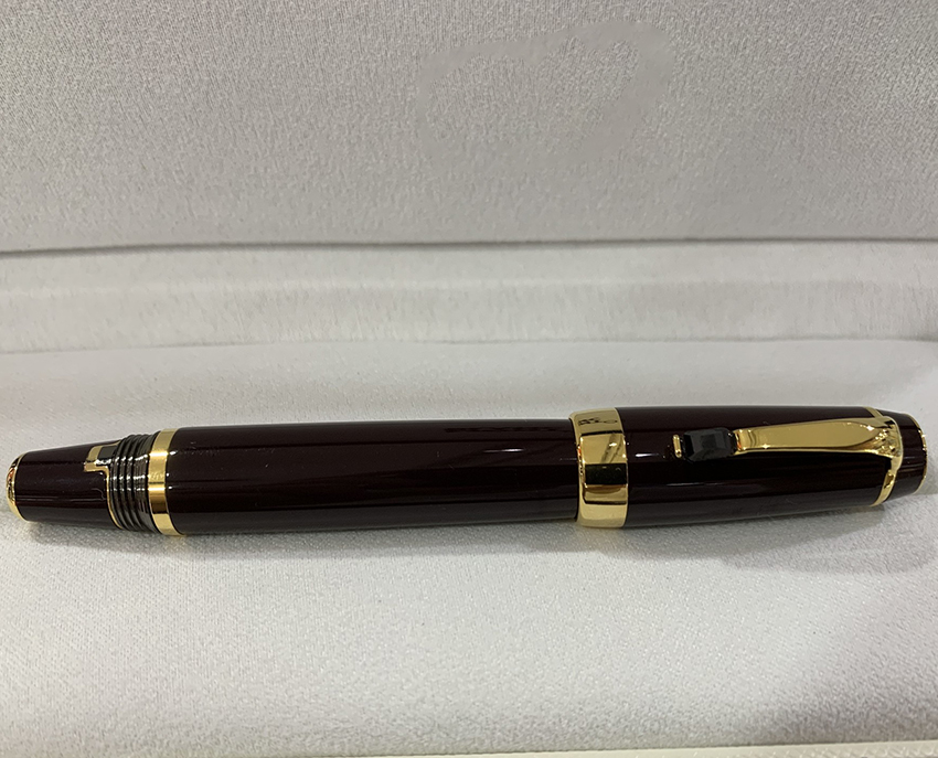 Classic Luxury Pen Bohemian Series Wine Red Mini Supplementary Ink Bag Roller Ball-Pens Gold And Silver Clip Drill color random
Classic Luxury Pen Bohemian Series Wine Red Mini Supplementary Ink Bag Roller Ball-Pens Gold And Silver Clip Drill color random