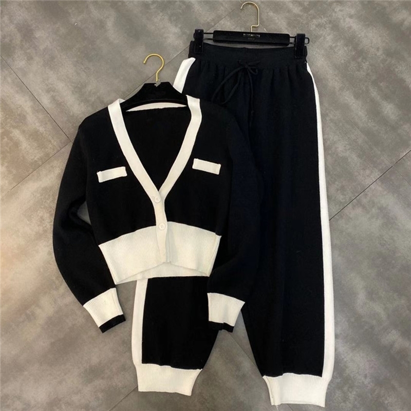 Knitted 2 pieces Set Tracksuits Women Contrast Knit Cardigan V-neck Loose Sweater+Loose Ankle-Length Pants Suit 210525, Picture color
Knitted 2 pieces Set Tracksuits Women Contrast Knit Cardigan V-neck Loose Sweater+Loose Ankle-Length Pants Suit 210525, Picture color