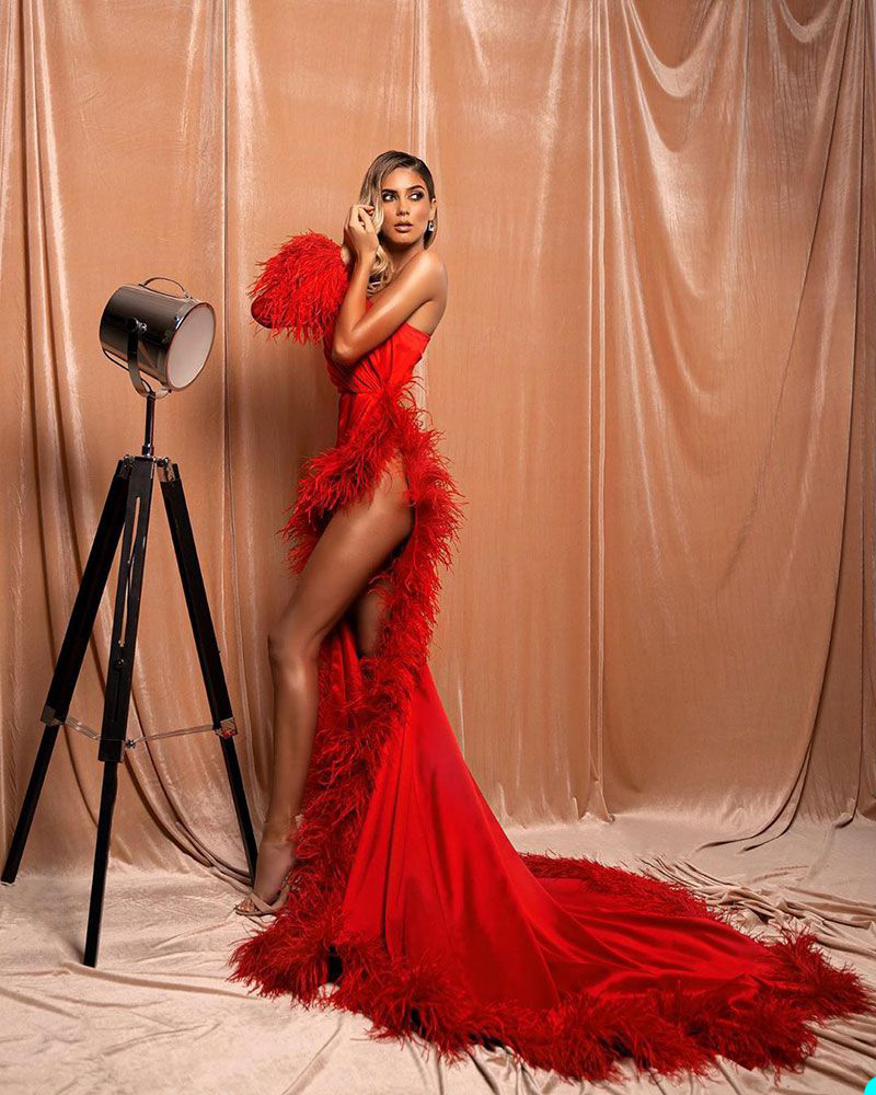 Red Beautiful Sexy Evening Dress With Fur Sleeveless Prom Dress Sweep Train Custom Made Formal Party Gowns