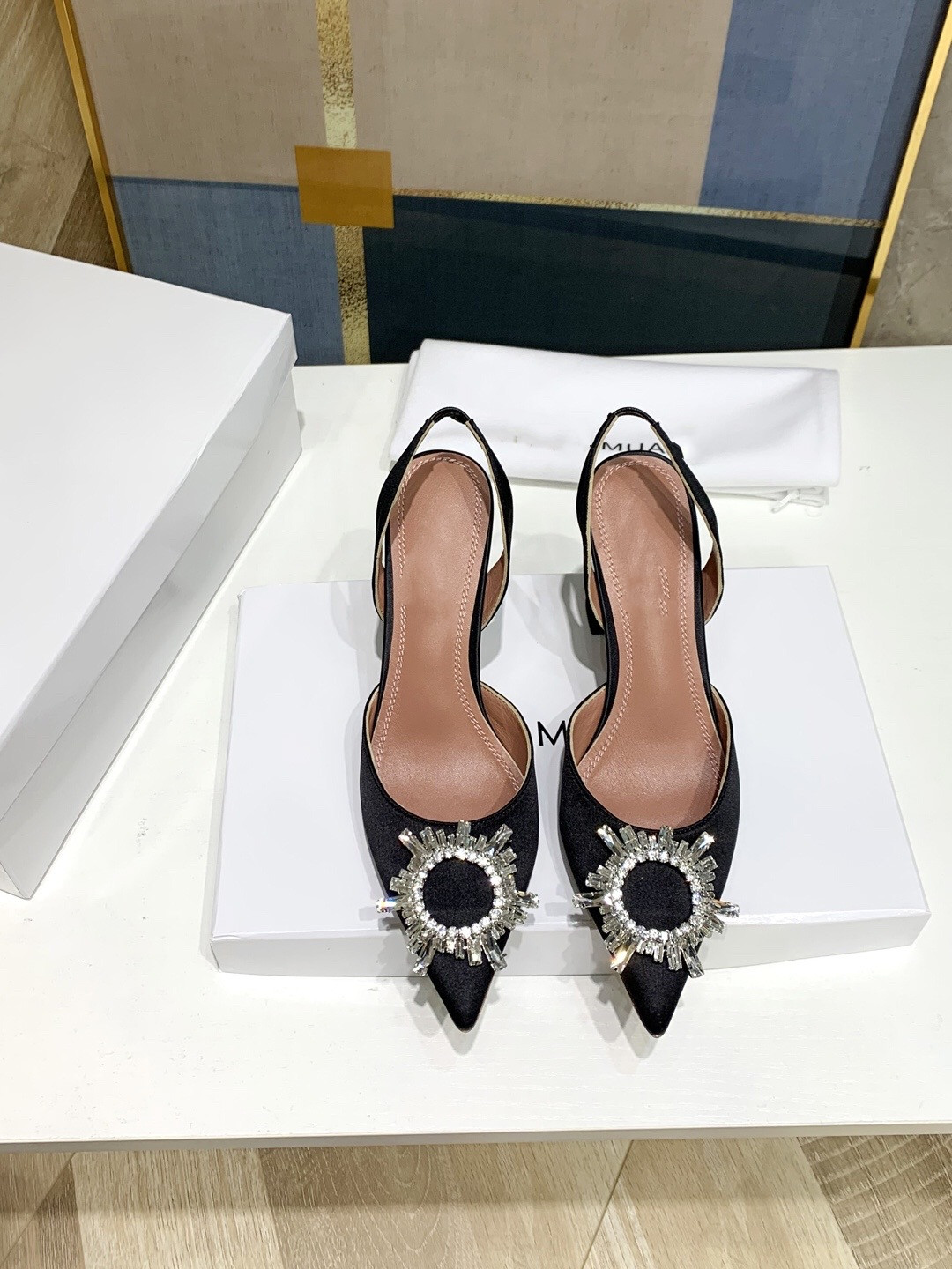 HOT spring summer Elegant styles women shoes Rhinestone high heels crystals pointed toe mesh Pumps woman red sole wedding shoes pw0411, Black
HOT spring summer Elegant styles women shoes Rhinestone high heels crystals pointed toe mesh Pumps woman red sole wedding shoes pw0411, Black